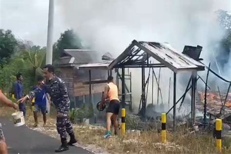 Ditinggal Pemiliknya Rumah Kayu Di Natuna Ludes Dilalap Api