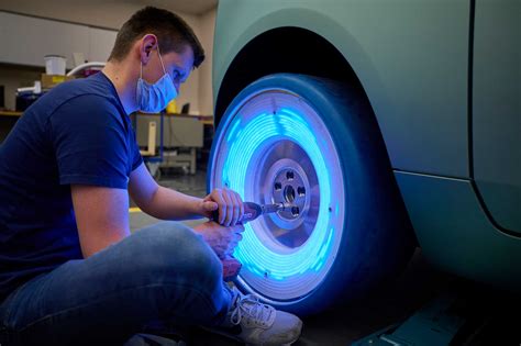 MINI Vision Urbanaut in modelmaking (06/21).