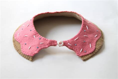 DIY Felt Doughnut Collar Tutorial