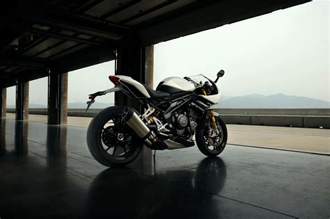 2023 Triumph Speed Triple 1200rr Guide • Total Motorcycle