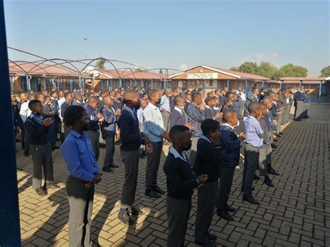 Vosloorus Saps Conducts School Talk At Thabang Primary School