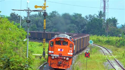 Double Traction Cc Locomotive Carrying Coal Carriage At Rejosari