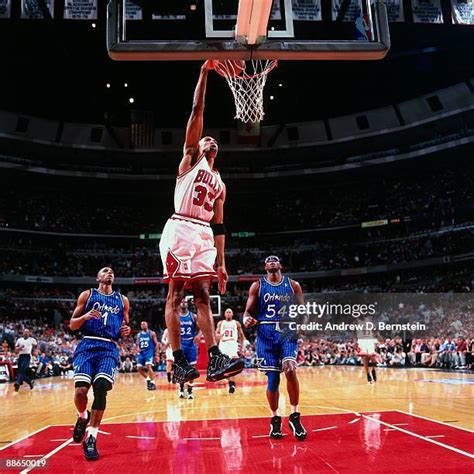 Scottie Pippen Dunk Photos and Premium High Res Pictures - Getty Images