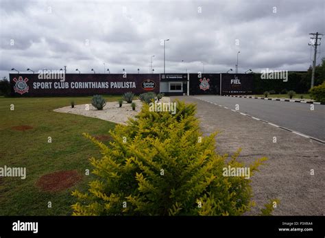 Durante o treino desta manhã no CT Joaquim Grava Parque Ecológico do