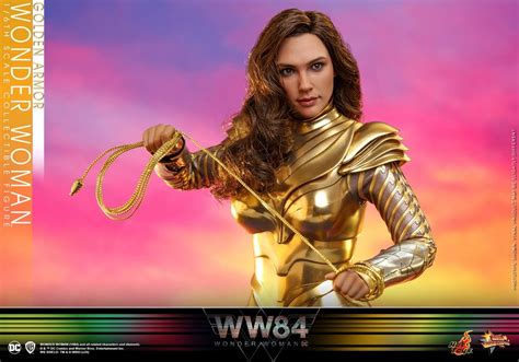 Hot Toys Golden Armor Wonder Woman Figures