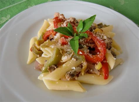 Penne Rigate Con Peperoni E Tonno Gusto E Fantasia