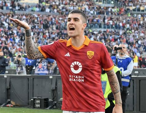 Derby Mancini gol è il primo difensore italiano della Roma in rete