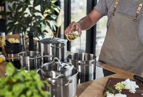 9-piece cookware set, stainless steel, "Essence" - Zwilling | KitchenShop