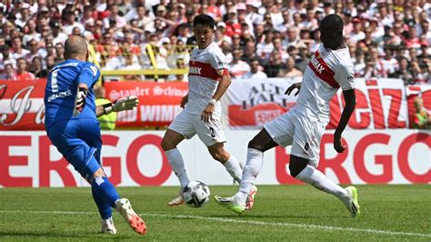 Dfb Pokal Vfb Stuttgart Zieht M Helos In Zweite Pokalrunde Ein Zeit