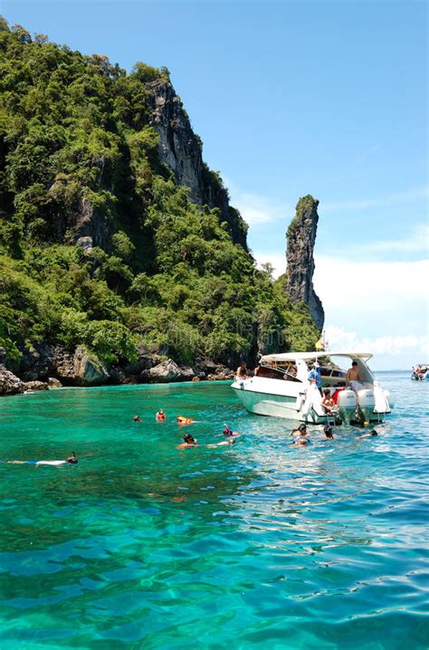 Wang Long Bay Con Agua Cristalina De La Turquesa Isla Tropical Koh Phi