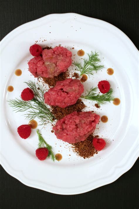 Tartare Di Manzo Con Crumble Ai Funghi Porcini Un Pinguino In Cucina