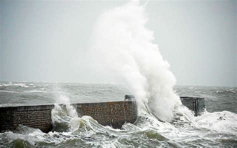 Coup de vent le littoral breton placé en vigilance orange vagues