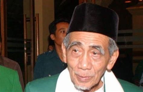 Menuju Akhir Zaman Mbah Moen Ingatkan Soal Imam Mahdi Begini Pertanda