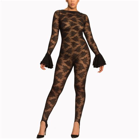 Rihanna Lan A Linha De Lingerie Para Todos Os Tamanhos E Ousadias Movenot Cias