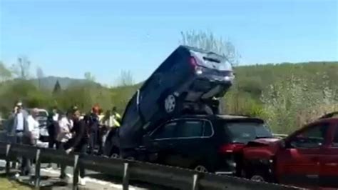 Anadolu Otoyolu Sakarya Ge I Inde Zincirleme Trafik Kazas