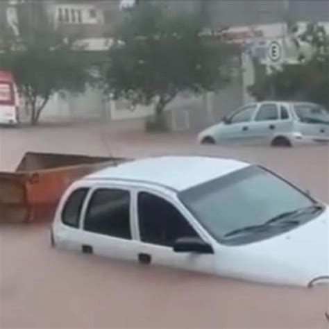 Fim De Semana Em Sc é Marcado Por Alagamentos E Alertas De