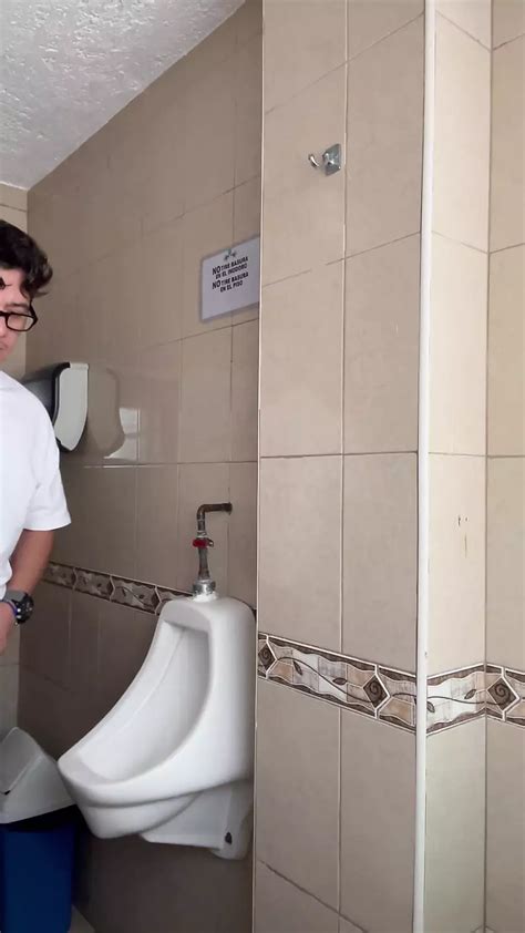 Pissing Gay Porn Videos XHamster