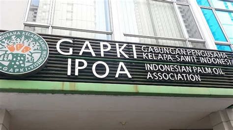 Tantangan Terkini Dalam Industri Kelapa Sawit Indonesia Penurunan