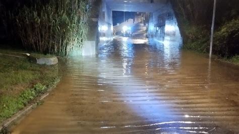 Livorno Violento Temporale Strade Allagate Video