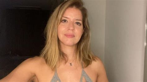 Hot Sexy Mariana Santos Bikini Pics