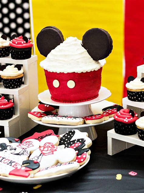 CHEER-ful Mickey Mouse Clubhouse Birthday Party // Hostess with the ...