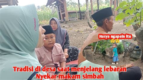 Tradisi Di Desa Saat Mau Lebaranbeli Kembang Buat Nyekar Di Makam