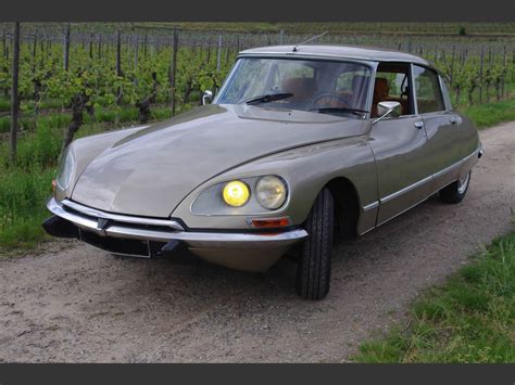 Location CITROËN DS 20 Pallas de 1972 pour mariage Bas Rhin