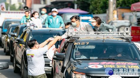 大旗美地區拜票 陳其邁車掃大啖地方農特產成最佳代言人 蕃新聞