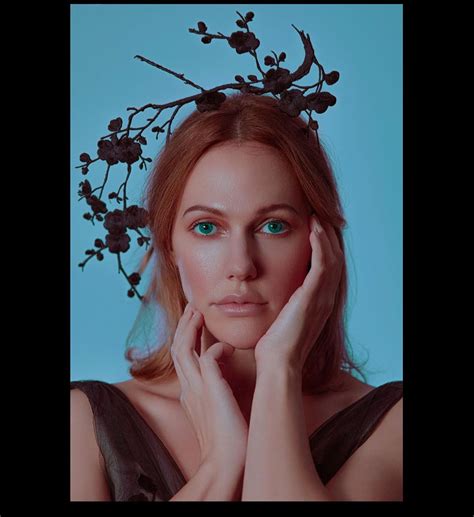 Meryem Uzerli Shares Her Followers With Her First Hot Look After Her Birth