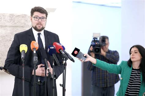 Oporba U Hrvatskom Saboru Optu Nica Protiv Etiri Biv A Ministra Zna I