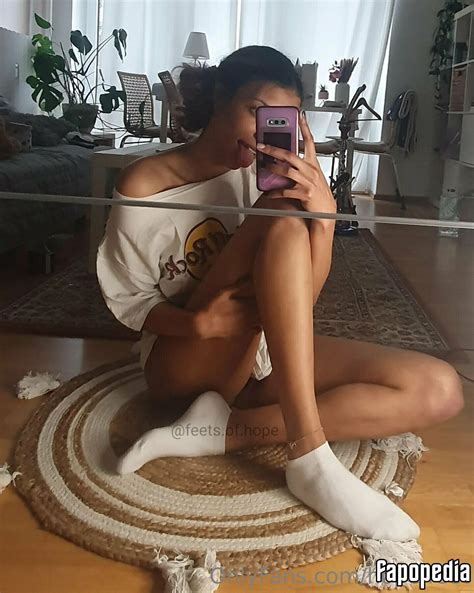 Hope Feet Nude OnlyFans Leaks Photo 806441 Fapopedia