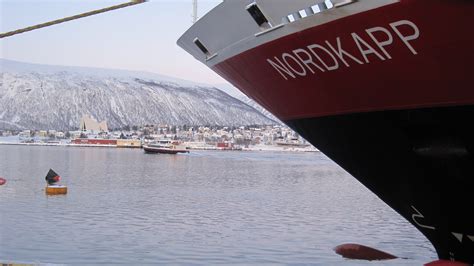 Hurtigruten Kreuzfahrten Fjord Norwegen Reisen Mit Dem Postschiff