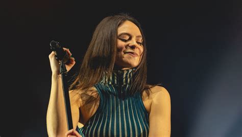 Francesca Michielin A Le Iene Usciamo Dal Dualismo Sante O Puttane