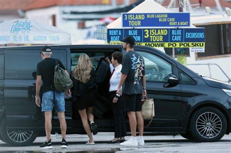 Clara Chía como nunca antes y luciendo un bikini ajustado Las picantes vacaciones junto a