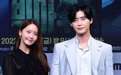 Lee Jong Suk Dan Yoona SNSD Pamitan Selesai Bintangi Big Mouth