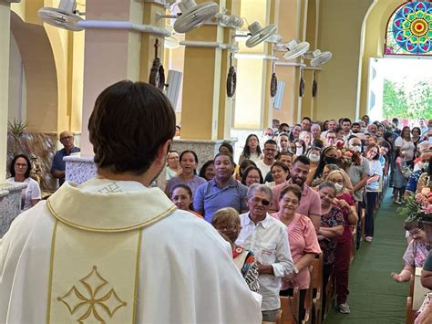 SEJA BEM VINDO A CASA DE DEUS O LUGAR EM QUE TODO MUNDO TEM UM ESPAÇO