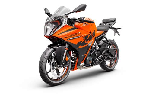 2022 KTM RC 390 First Look Preview | MotorCycle News