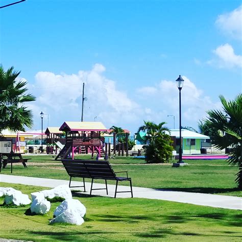 Chicly Geeky Guide to Belize City – Momleficent