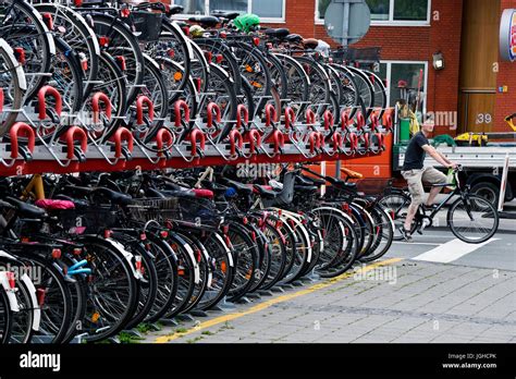 Fahrräder parken münster Fotos und Bildmaterial in hoher Auflösung