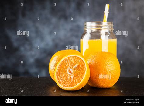 Jarra De Jugo De Naranja Fotograf A De Stock Alamy