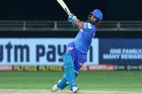 Kkr Vs Dc Live Rishabh Pant Knocks Down Dinesh Karthik With The Bat To