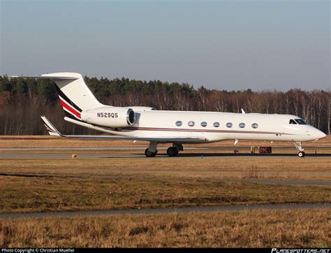 N529QS NetJets Aviation Gulfstream Aerospace Gulfstream V G V Photo