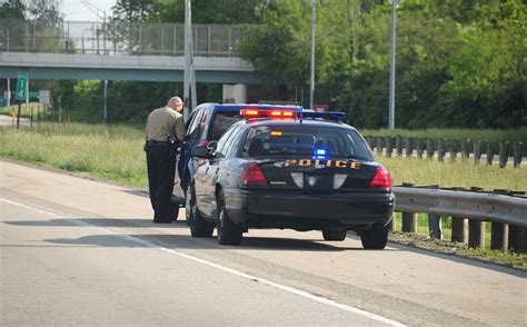 Traffic Stop Safety Tips for Policemen - Kova Corp