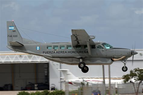 FAH 020 Cessna 208 Fuerza Aerea Hondurenas FLL 10 25 23 Flickr