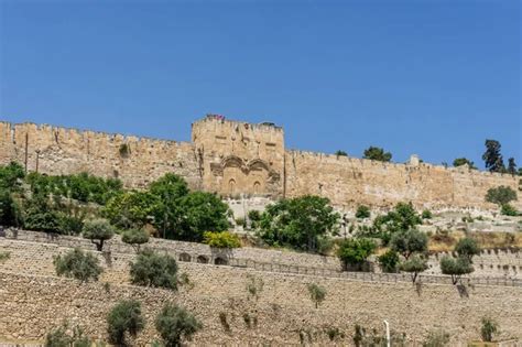 The Golden Gate in Jerusalem, Israel — Stock Photo © alefbet #131540344