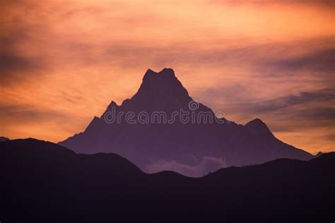 De Bergtop Van Machapuchare Of Fish Tail De Heilige Berg In Het