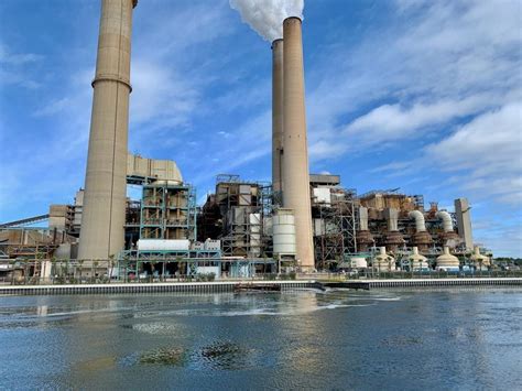 5 Best Places To See Manatees In Florida This Winter - impulse4adventure