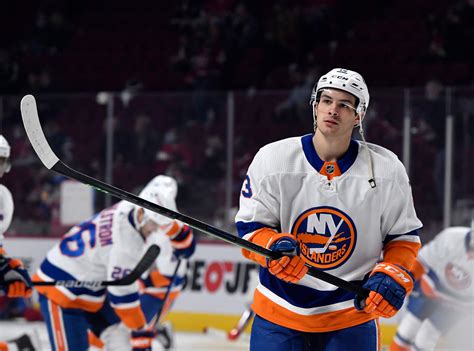 Mathew Barzal ‘would love to sign long-term’ with Islanders | amNewYork