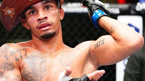 ¡a Lo Mike Tyson Igor Severino Es Descalificado Y Despedido Por Morder A Andre Lima En Ufc