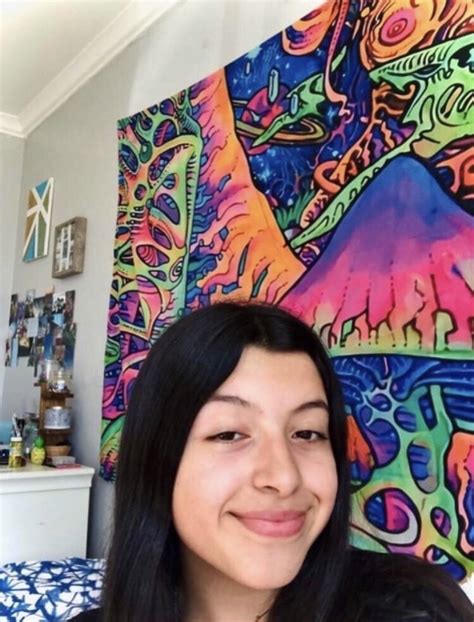 Sexy Latina With Nice Dsls Scrolller